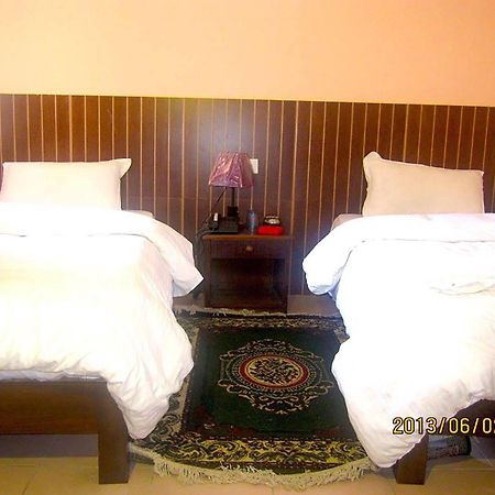 Hotel Half Moon Pokhara Exterior foto