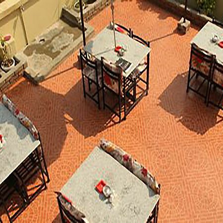 Hotel Half Moon Pokhara Exterior foto