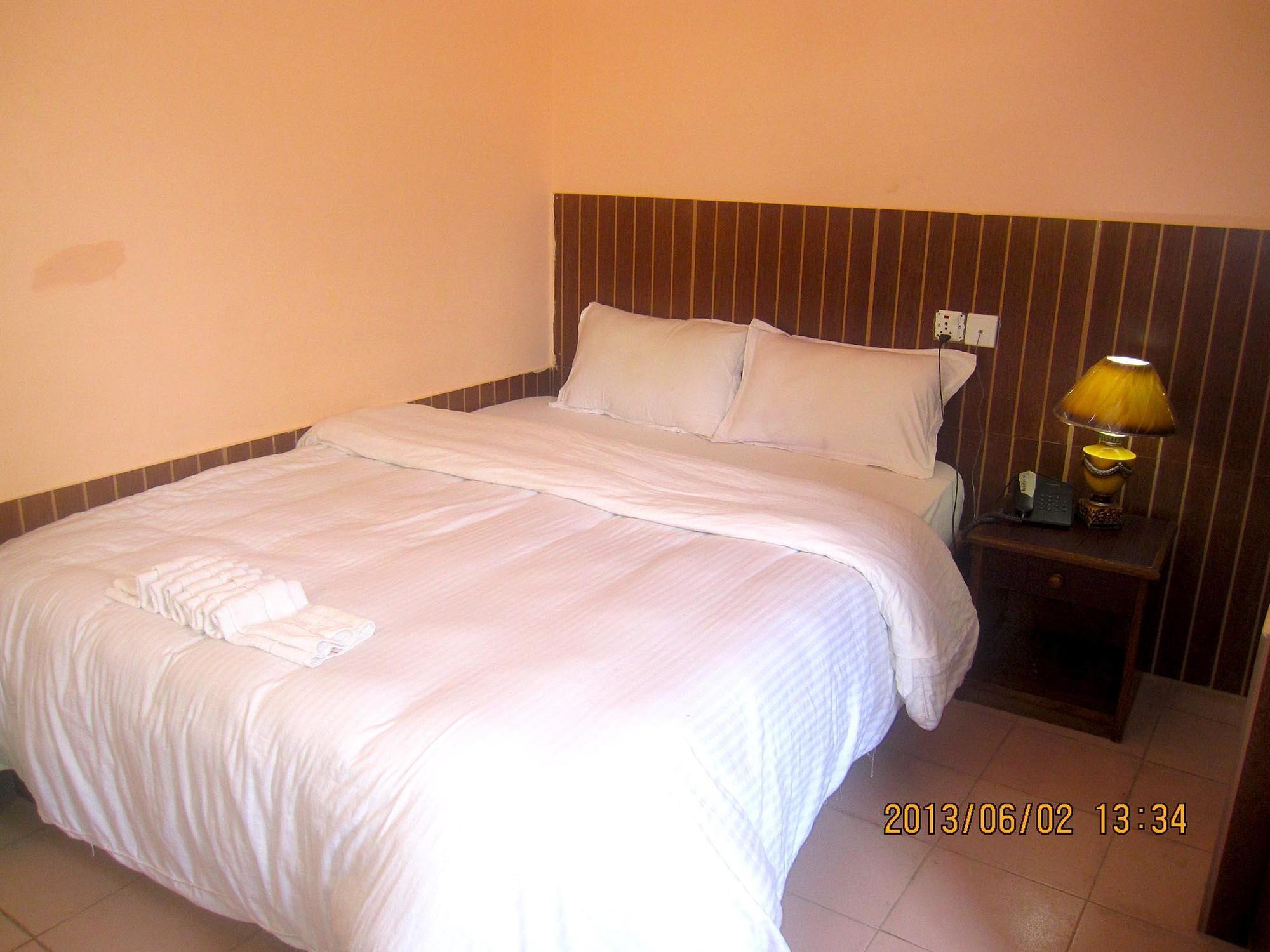 Hotel Half Moon Pokhara Exterior foto
